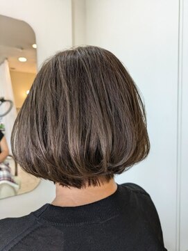 コクェット(coquette) エアリーミニボブ