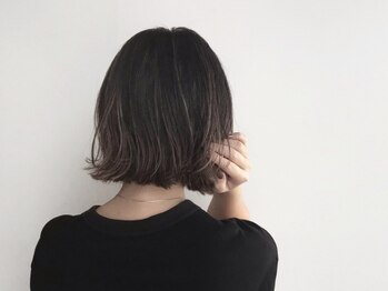 カプリス(caprice)の写真/[福島]白髪が気になり始めた方必見★お洒落を楽しむ為のColorをご提案！上品さと透明感のある発色を実現。