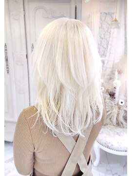 アルモワール(Armoire) ホワイトブロンド/ホワイト/ブロンド/抜きっぱなしブロンド