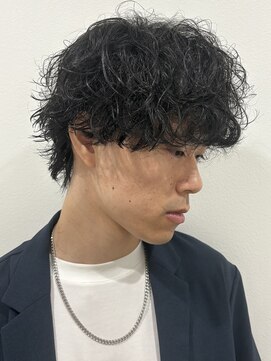 ヒュイル バイ ニアウ(Hwyl by Niau) メンズマッシュシャドウパーマスパイラルパーマニュアンスパーマ