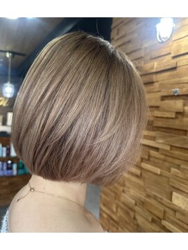 ラピス 横浜(Lapis) ミルクティーベージュブリーチカラー髪質改善