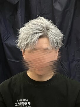 リップス 吉祥寺店 (LIPPS) ホワイトシルバーフェザーショート