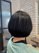 ルームス(ROOMS)&nbsp;銀座の大人世代に。美シルエットの艶髪コンパクトショートボブ