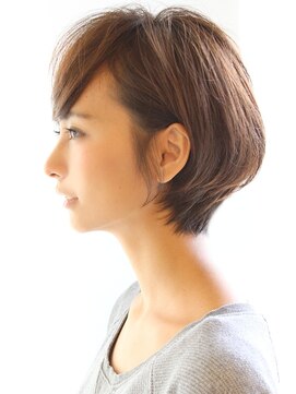 レウナ 外苑前(Reuna) 大人可愛いショートボブ 耳かけショート お手入れ簡単