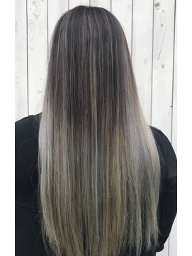 カルフール オハナ せんげん台西口店(Carrefour OHANA) ダークグレーグラデ！