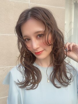 ローウェ 青山 表参道(Louwe) ひし形大人可愛いパーマエアリーミディ20代30代40代