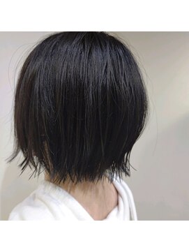 ベースヘアー(BASE hair) 外ハネショート