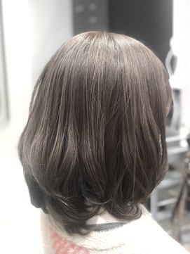 フッタ(Futta) ラテカラーボブスタイル【透明感カラー】【西武新宿駅】