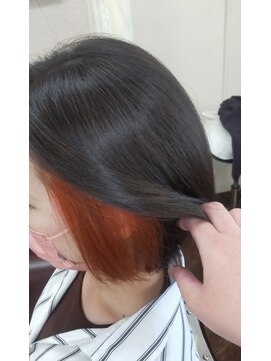 アート(art) ブラッドオレンジのイヤリングカラー