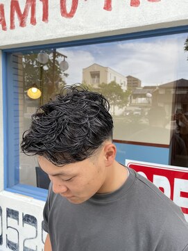 フォーコーナーズカットショップフェイビーズ 名古屋西(FourCornersCutShop favey's) フェード　メンズカット　ニュアンスパーマ