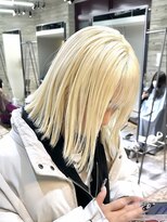 ヲタク(wotaku.)&nbsp;ホワイトブロンド抜きっぱなしブリーチハイトーン切りっぱなし