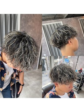 メグロバーバーショップロッポンギ 目黒六(MEGURO BARBER SHOP 6PPONGI) ダブルブリーチ×ハイライトメッシュ