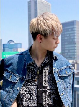 バロンビューティー(BARON Beauty) ショートマッシュ×ホワイトカラー