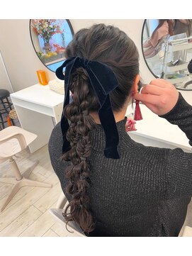 ヘアメイクアンドセットサロン リッコ(Hair make&set salon Ricco) 編み下ろしポニー
