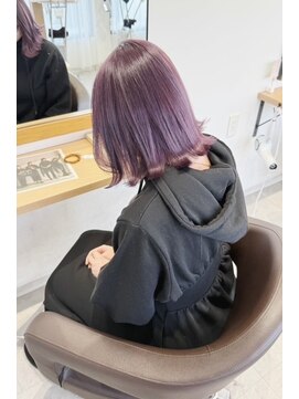 チェレ アズーリ 狭山店(Chere azuri) 外はねレイヤーボブ・パープルワインレッド・ブリーチ