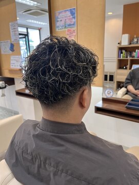 マキシム ナカイ(MAXIM NAKAI) ツイストスパイラルパーマメッシュスタイル刈り上げスタイル