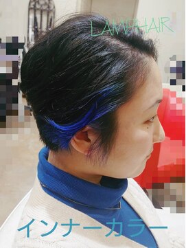 大人可愛いブルーインナーカラー×立体感ショート似合わせカット