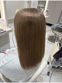 透明感ベージュ×艶ストレート