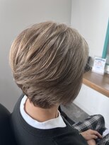 オラプラノ(olaplano)&nbsp;【脱白髪染め】白髪を活かす！！マダムショートスタイル