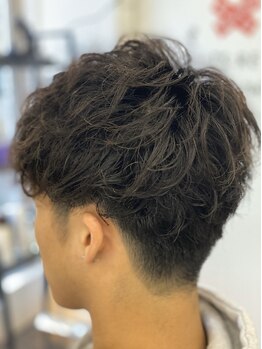 ティーズリーヘアラウンジ(T's:re hair lounge)の写真/【松戸駅徒歩3分】簡単なセットでお洒落にキマる＊忙しい男性にオススメの”朝ラクパーマStyle”!