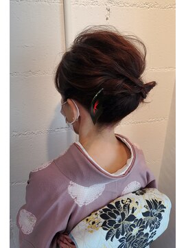 パリスパート2 訪問着 トップ ゆるふわ シンプル シニヨン ヘアアレンジ