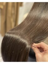 カミケンパセオ(kamiken.paseo)&nbsp;自然にまとまるナチュラル美髪ストレート【カミケンパセオ】