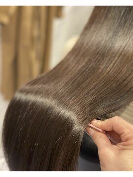 カミケンパセオ(kamiken.paseo) 自然にまとまるナチュラル美髪ストレート【カミケンパセオ】