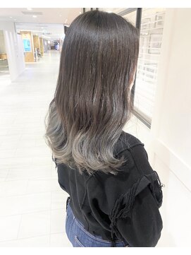 ビーハイブアヴェダ PARCO2店(BEHIVE AVEDA) 裾カラーシルバー