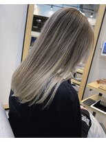 リノショアーズ 日本大通り店(RINOSHORES)&nbsp;【2ブリーチ＋ワンカラー】バレイヤージュ/ホワイトカラー