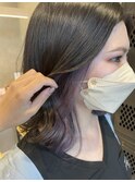ツヤ髪ベージュ+パープルイヤリングカラー ワンレン外ハネミディ