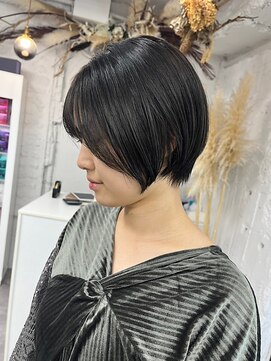 リア(riah) 艶髪カラー/ボブ/シアーグレージュ/大人ショート/レイヤー