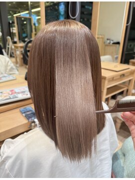 バイオレット 表参道店(Violet) ブリーチなし、ミルクティーブラウン/髪質改善トリートメント