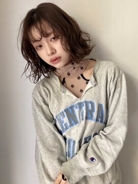 アスティブランシュ(Asti blanche) 肩につくかつかないかのくびれミディアムボブ_ナチュラルパーマ