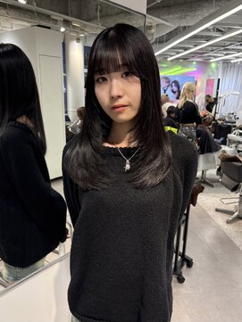 ユーフォリア 渋谷グランデ(Euphoria SHIBUYA GRANDE) ダークラベンダー　レイヤーカット　ぱっつん前髪　暗めカラー