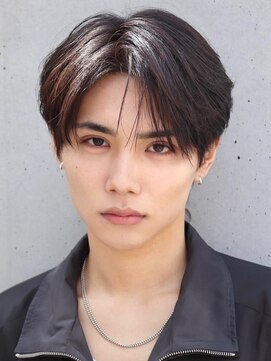 エイド 本店(aid) ニュアンスセンターパート黒髪コンマバングダウンパーマ眉毛