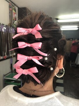ヘアーメイク エイトボール(HAIR MAKE EIGHT BALL) リボンが可愛いゆるふわパーティーヘア
