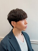 グレイスフル バーバープラチナム 六本木店(Graceful Barber platinum)&nbsp;スーツにも似合うマッシュ前髪ありツーブロックメンズショート