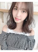 ミディアムレイヤー(小顔オリーブカラーハイライトカラー)
