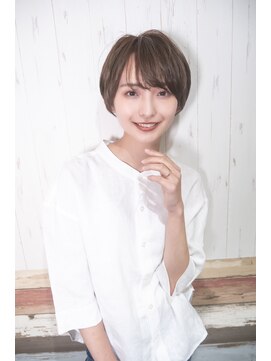 ティアラ 桜木町(TIARA) ひし形ショート　20代30代　ナチュラルアッシュ