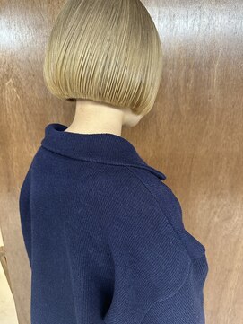 ヨロヘアー(YOLO hair) ブリーチカラー/ベージュ/ボブ