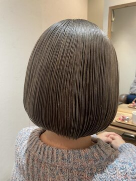 スーリール 博多店(Sourire) グレージュミニボブ