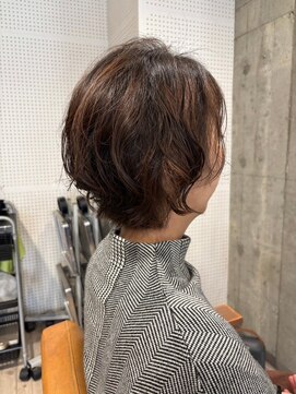 ヘア ルーナ バイ アプリーレ(hair lune by Aprire) 立体感丸み大人ショートボブ小顔似合わせカットレイヤー30代40代