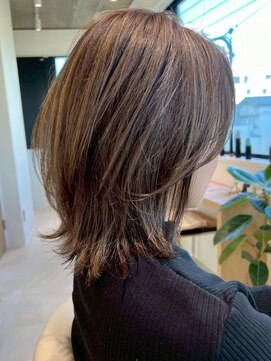 ロミー 本厚木(ROMMY.) 20代~50代☆くびれウルフカット☆細めハイライト白髪ぼかし