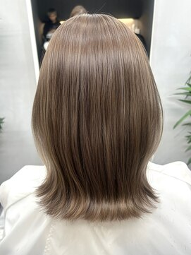 くびれミディアム