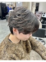 グロップ 町田(GLOP)&nbsp;センターパートをより輝かせる王道フェザーパーマ