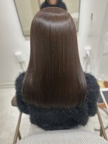 ホワイト(WHITE)&nbsp;縮毛矯正ロング　ナチュラルベージュ