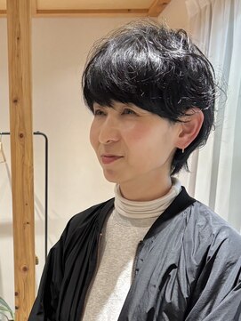 ヒト(hito) hito/ 大人マッシュショート モードアッシュブラック