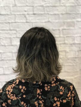 ミーティア バイ クアトロ(Meteor By QUATRO) グラデーションゆるふわカールボブ