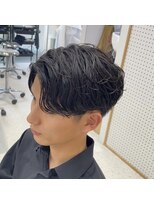 ニコフクオカヘアーメイク(NIKO Fukuoka Hair Make)&nbsp;「NIKO」緩めセンターパートパーマ　福岡天神