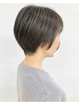 クオリス 上板橋店(QUALIS) ショートヘア★ツヤ髪 耳かけショート 黒髪 前下がりショート